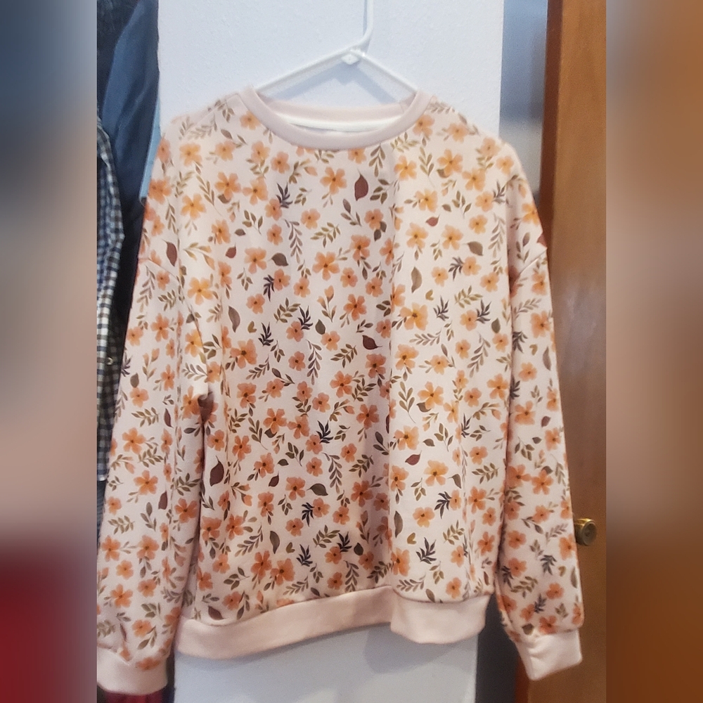 Emery Rose crewneck floral lightweight sweater xl